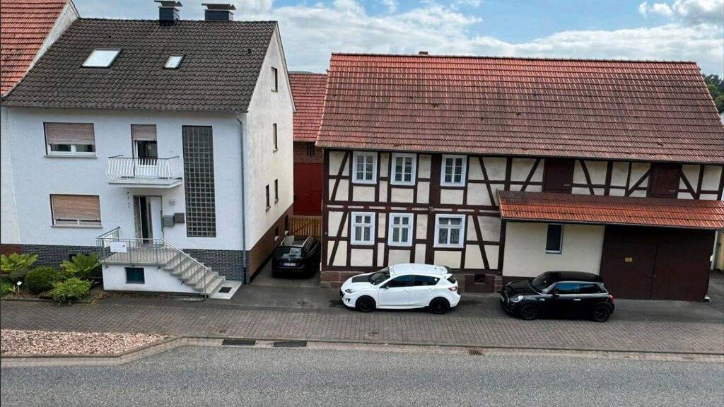 Einfamilienhaus zum Kauf provisionsfrei 325.000 € 7 Zimmer 160 m² 2.065 m² Grundstück Eisenacherstr. 34 Ronshausen 36217