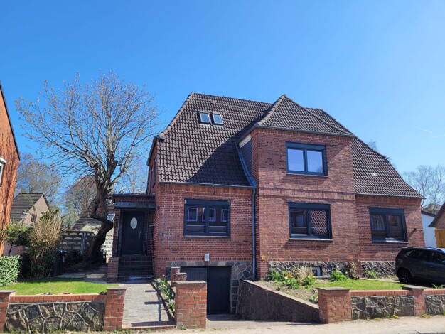 Mehrfamilienhaus zum Kauf provisionsfrei 525.000 € 7 Zimmer 200 m² 412 m² Grundstück Dorfstr. 27 Elmschenhagen-Süd Elmschenhagen 24146