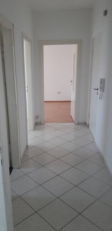 Wohnung zur Miete 500 € 2 Zimmer 42 m² Geschoss 2/3 frei ab 01.08.2025 Mögeldorf Nürnberg 90482
