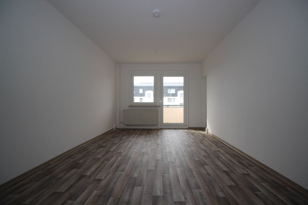 Wohnung zur Miete 308,77 € 3 Zimmer 57,2 m²<br/>Wohnfläche 2.<br/>Geschoss ab sofort<br/>Verfügbarkeit Heinestraße 3 Syrau Rosenbach/Vogtland 08548