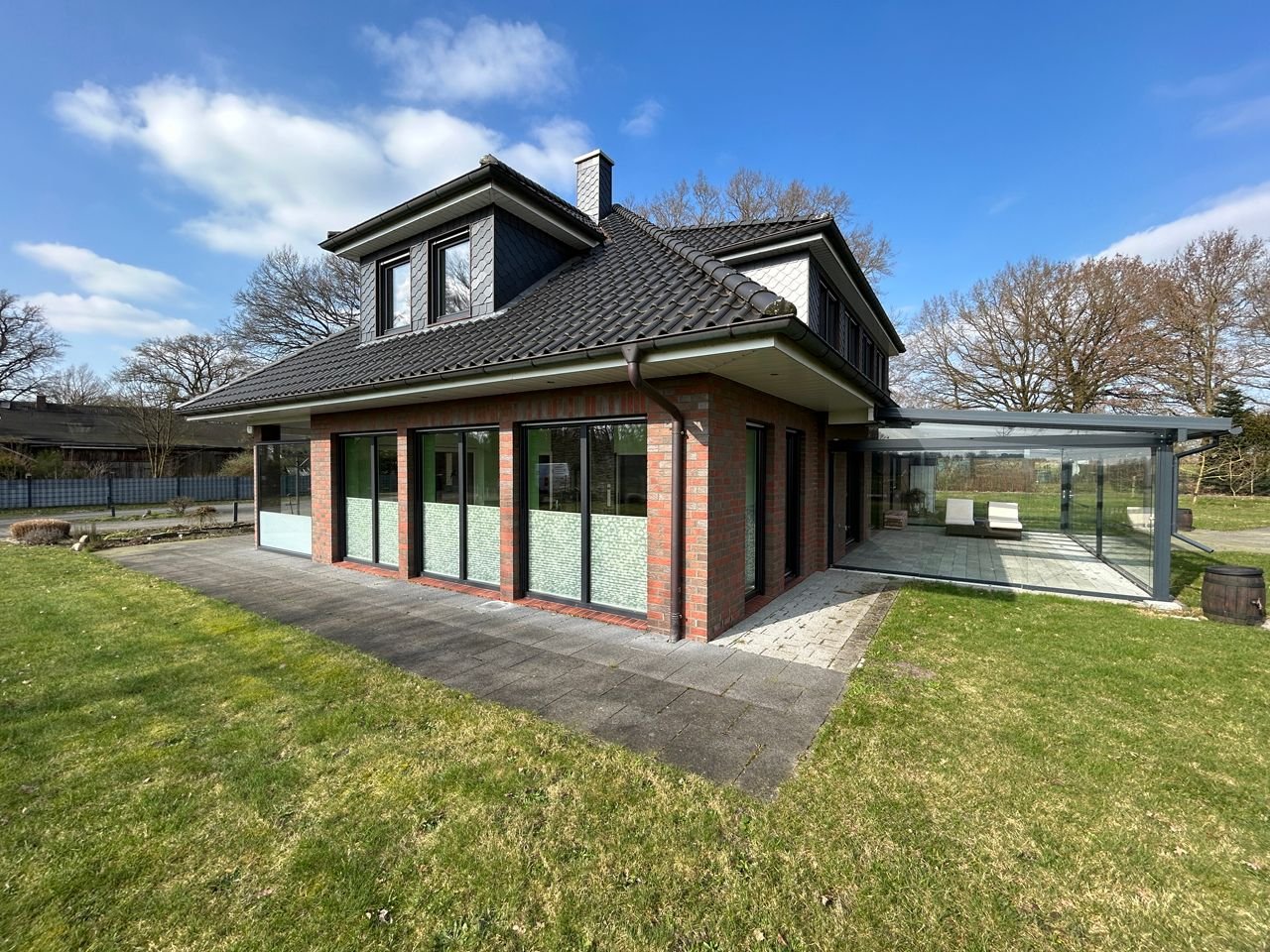 Einfamilienhaus zum Kauf 799.000 € 7 Zimmer 367 m²<br/>Wohnfläche 2.542 m²<br/>Grundstück ab sofort<br/>Verfügbarkeit Großenwede Schneverdingen 29640