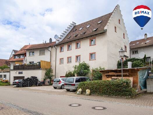 Mehrfamilienhaus zum Kauf 312.000 € 13 Zimmer 400 m² 527 m² Grundstück Horheim Wutöschingen 79793