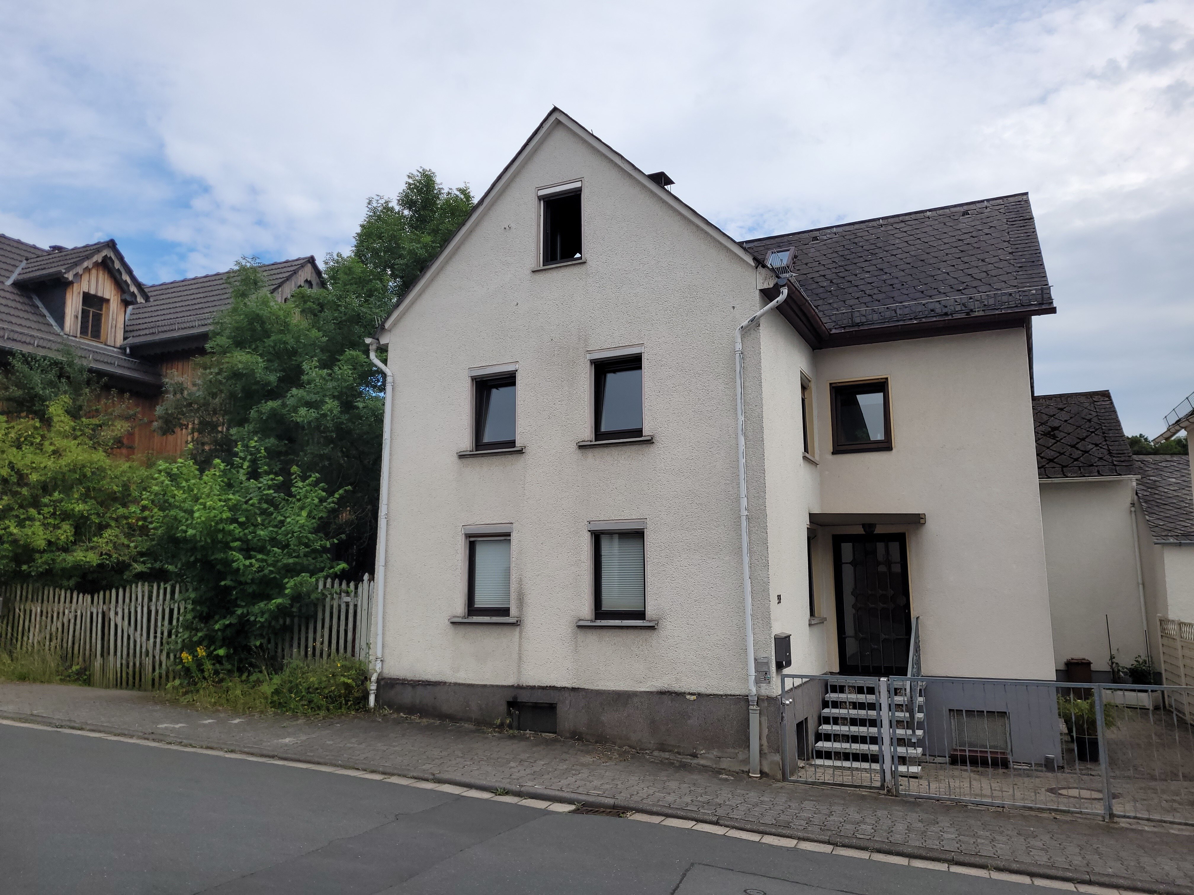 Mehrfamilienhaus zum Kauf 299.000 € 7 Zimmer 220 m²<br/>Wohnfläche 356 m²<br/>Grundstück Obergasse 34 Münster Selters 65618