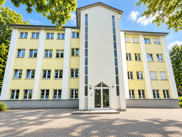 Wohnung zur Miete 529 € 3 Zimmer 87 m² frei ab 01.10.2026 Zella-Mehlis 98544