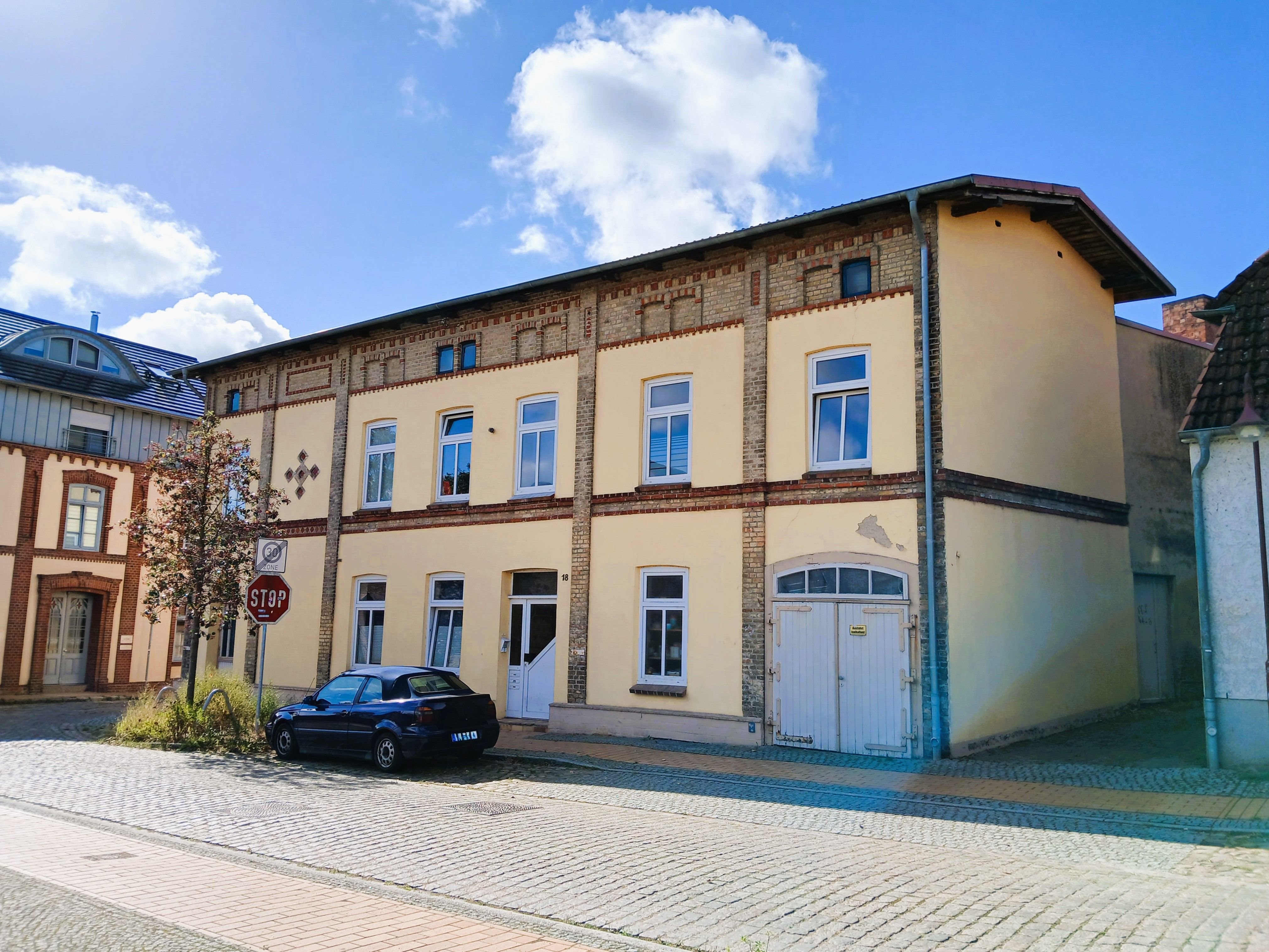 Mehrfamilienhaus zum Kauf 180.000 € 260 m²<br/>Wohnfläche 239 m²<br/>Grundstück Warin Warin 19417