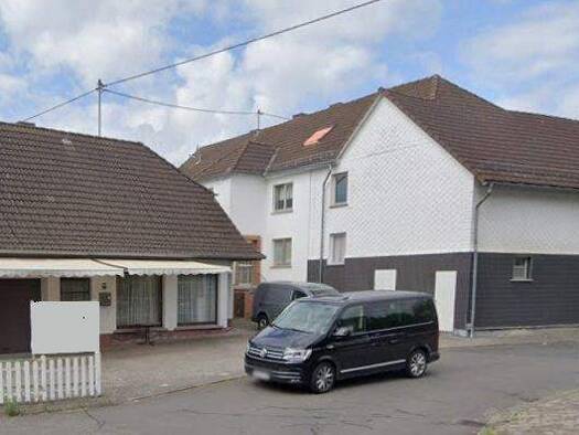 Einfamilienhaus zum Kauf 249.000 € 10 Zimmer 242 m² 1.837 m² Grundstück frei ab 01.02.2026 Oberdreis 57639