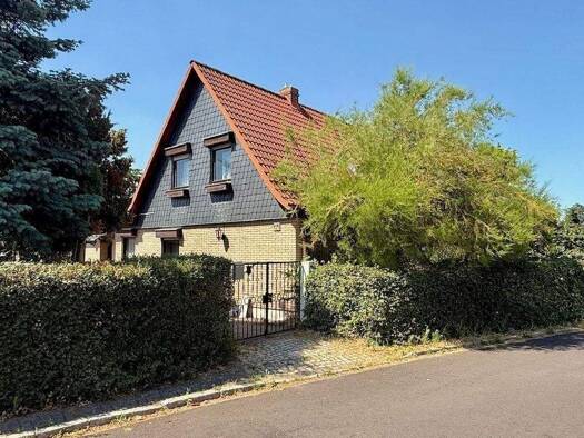 Doppelhaushälfte zum Kauf 248.152 € 4 Zimmer 113,5 m² 754 m² Grundstück frei ab sofort Frohe Zukunft Halle 06118