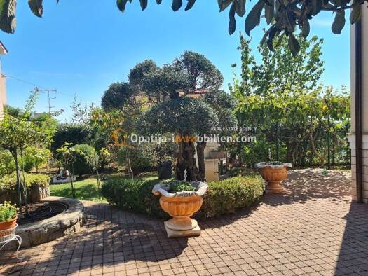Haus zum Kauf 1.450.000 € 7 Zimmer 320 m² 701 m² Grundstück Opatija