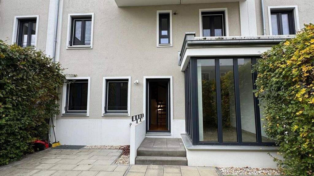 Reihenmittelhaus zum Kauf 749.900 € 6 Zimmer 128 m² 110 m² Grundstück frei ab sofort Edith-Stein-Straße 16 Ostenviertel Regensburg 93055