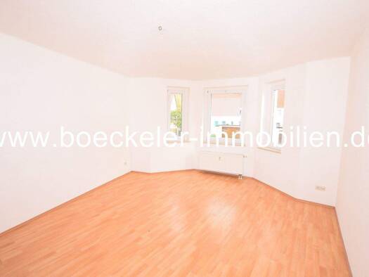 Wohnung zur Miete 310 € 2 Zimmer 49,2 m² 1. Geschoss frei ab sofort Zeitz 06712