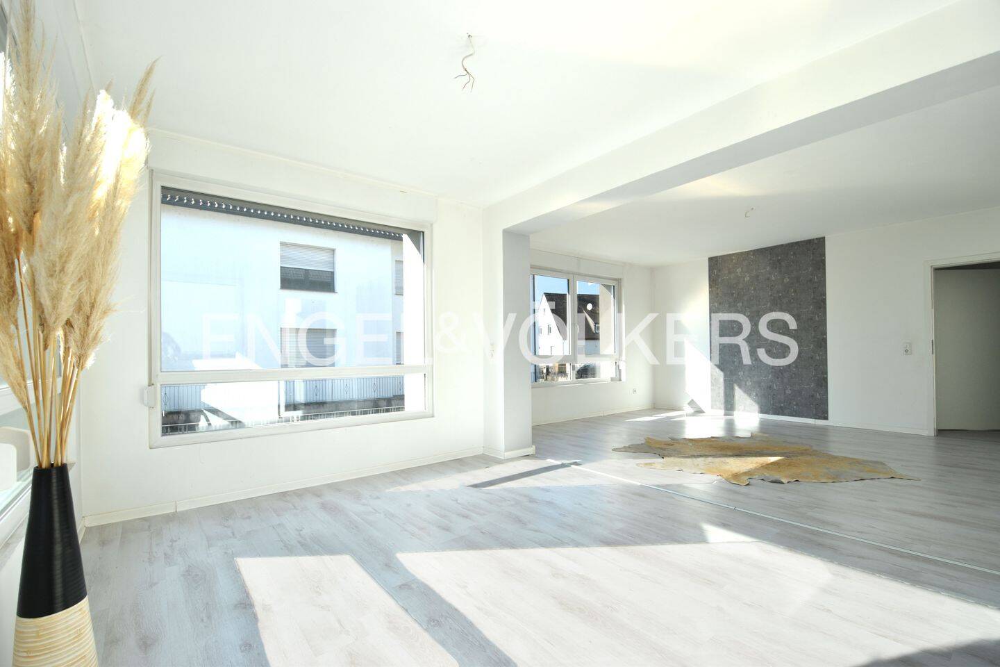 Immobilie in Großostheim - Toll saniertes Zweifamilienhaus mit ausgebautem Dachgeschoss  - für fast jeden Wohnzweck geeignet! - Bild 1