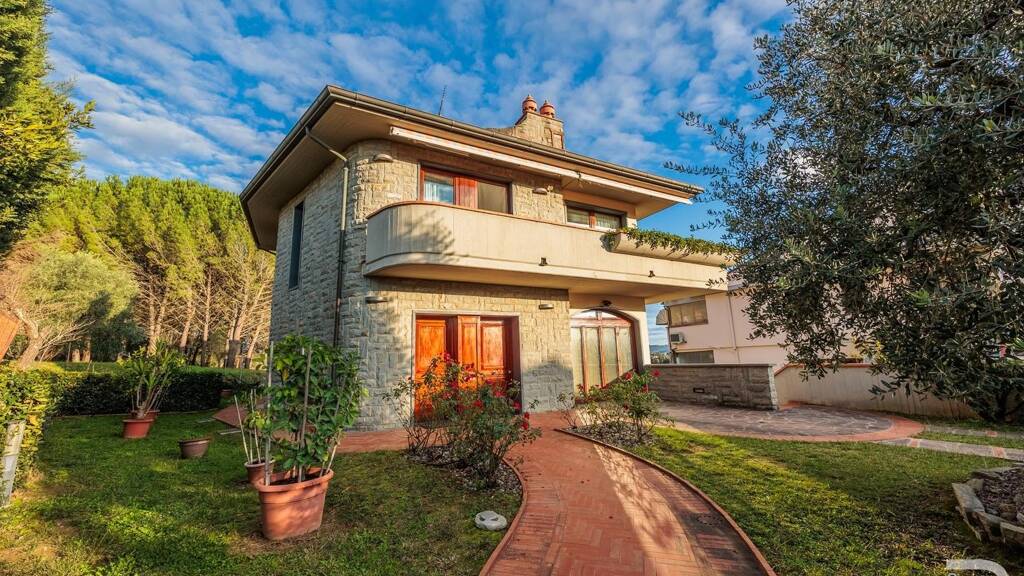 Haus zum Kauf 930.000 € 3 Zimmer 420 m² frei ab sofort Vinci