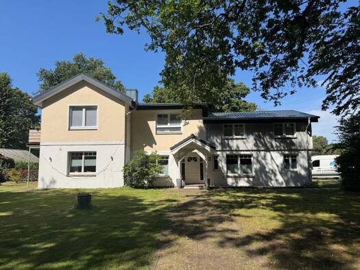 Mehrfamilienhaus zur Miete 1.980 € 5,5 Zimmer 139 m² 1.300 m² Grundstück frei ab 01.10.2026 Quickborn 25451