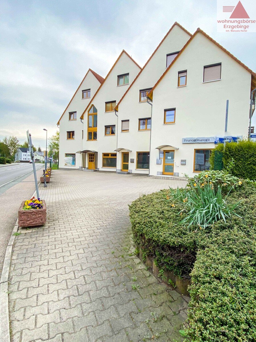 Wohnung zum Kauf 70.500 € 2 Zimmer 58,8 m²<br/>Wohnfläche 2.<br/>Geschoss Oelsnitz Oelsnitz/Erzgebirge 09376