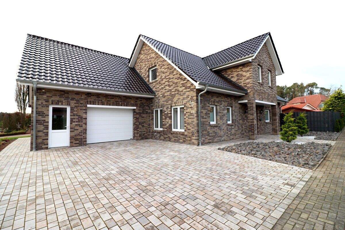 Immobilie in Löningen - Exklusives Einfamilienhaus in Top Wohnlage mit Garage und Terassenüberdachung - Bild 0