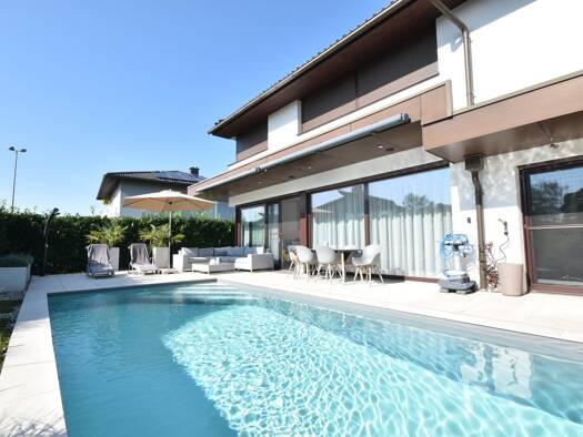 Einfamilienhaus zum Kauf 1.190.000 € 6 Zimmer 200 m² 700 m² Grundstück Perwang am Grabensee 5166