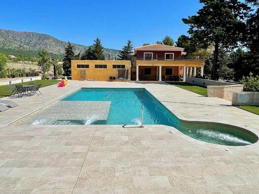 Chalet zum Kauf 949.000 € 6 Zimmer 996 m² 18.575 m² Grundstück Salinas 03638