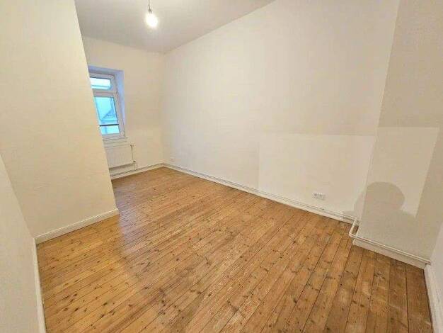 WG-Zimmer zur Miete Wohnen auf Zeit 400 € 12 m² 5. Geschoss frei ab sofort Koblenzer Strasse Gallus Frankfurt am Main 60327