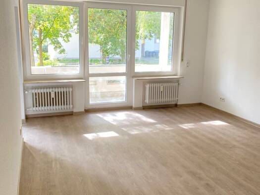 Wohnung zur Miete nur mit Wohnberechtigungsschein 588 € 4 Zimmer 92,7 m² 3. Geschoss frei ab 01.09.2026 Ehrang Trier 54293
