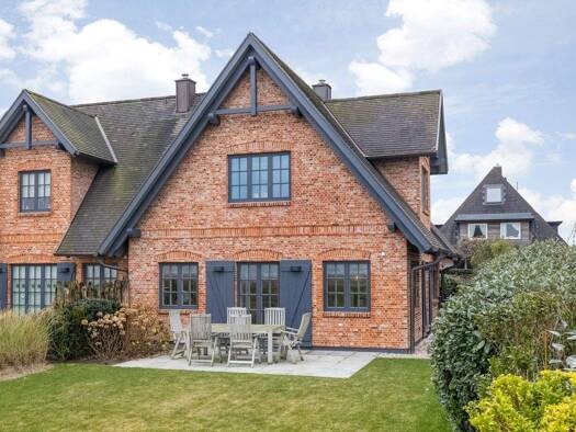 Haus zum Kauf 2.750.000 € 5 Zimmer 159 m² 809 m² Grundstück Rantum Sylt 25980