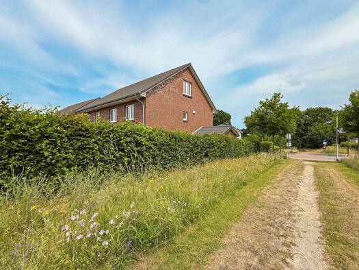 Doppelhaushälfte zum Kauf 510.000 € 5 Zimmer 137 m² 323 m² Grundstück Eckernförde 24340