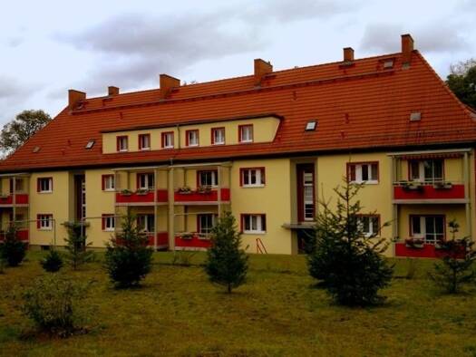 Wohnung zur Miete 390 € 2 Zimmer 63,7 m² Dachgeschoss, 2. Geschoss frei ab sofort Schützenstraße 25 Bad Muskau Bad Muskau 02953
