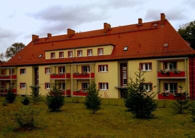Wohnung zur Miete 390 € 2 Zimmer 63,7 m² Dachgeschoss, 2. Geschoss frei ab sofort Schützenstraße 25 Bad Muskau Bad Muskau 02953