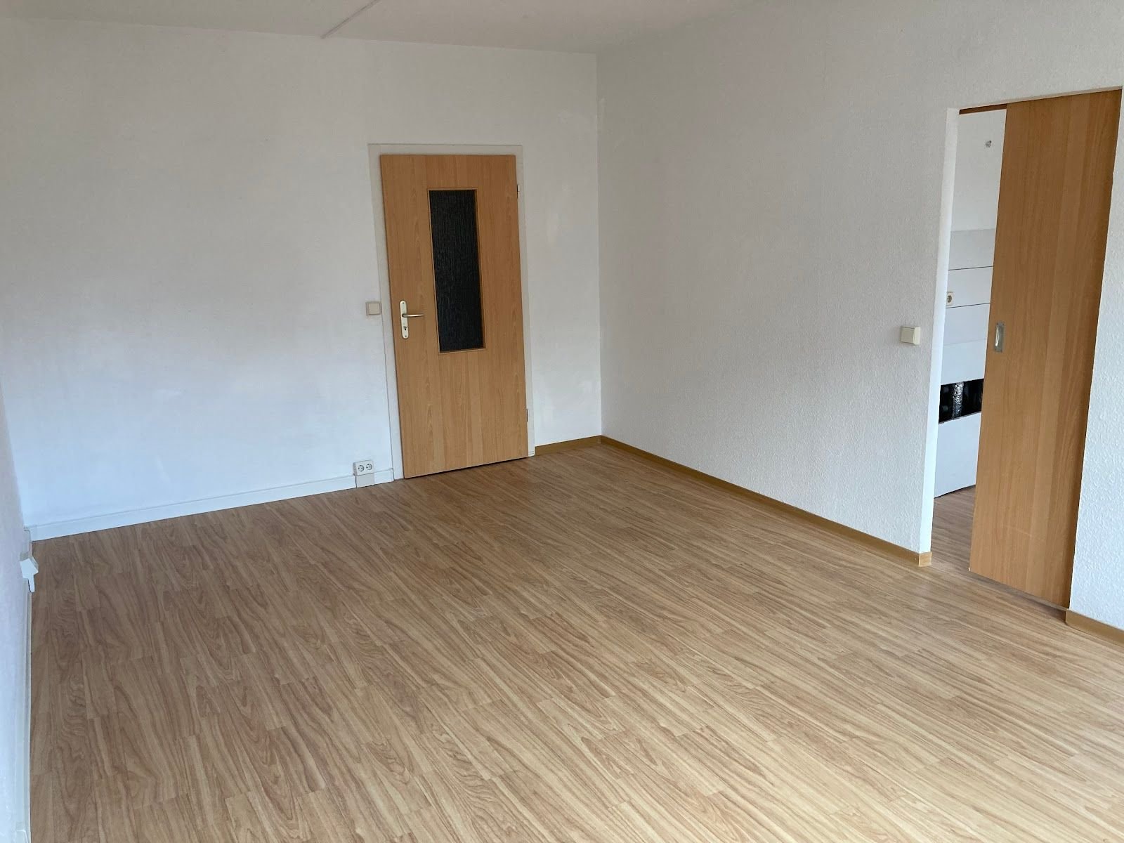 Wohnung zur Miete 390 € 3 Zimmer 69,9 m²<br/>Wohnfläche 1.<br/>Geschoss 01.12.2024<br/>Verfügbarkeit Greizer Straße 35 Altstadt Gera 07545