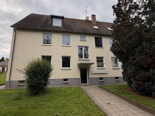 Wohnung zum Kauf 105.000 € 18 Zimmer 383,7 m² Pöhl 08543