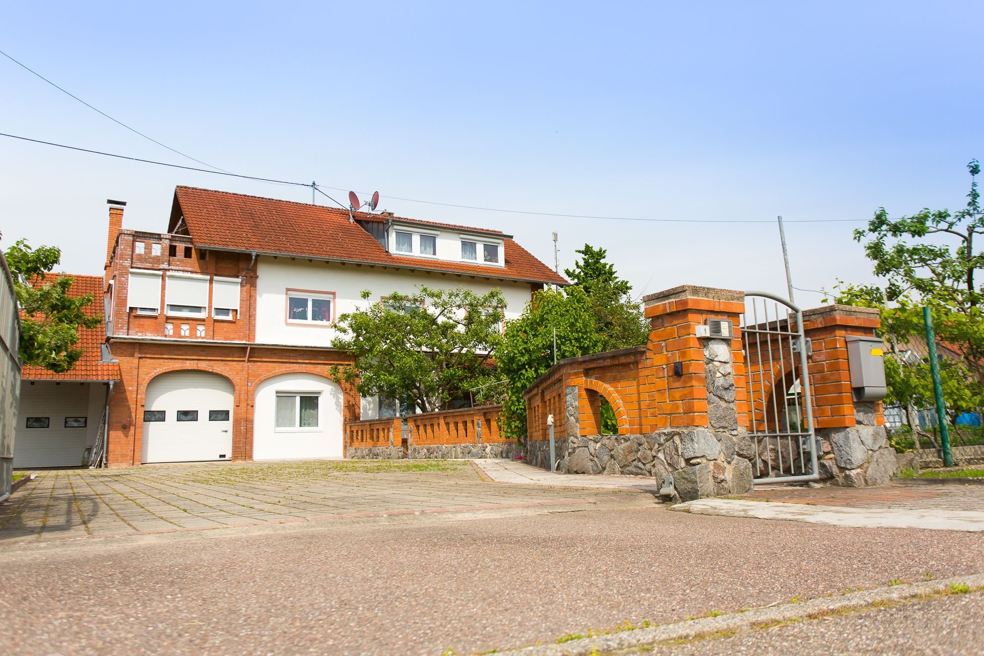 Mehrfamilienhaus zum Kauf 698.000 € 10 Zimmer 350,7 m²<br/>Wohnfläche 1.118 m²<br/>Grundstück Ottenheim Schwanau 77963