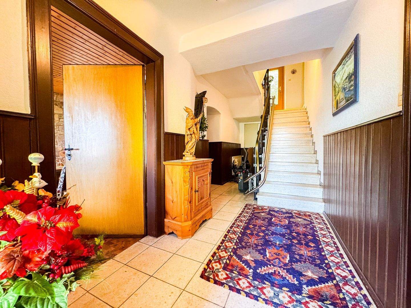 Immobilie in Zell am Main - +++ Großzügiges Raumwunder mit viel Charme, Potential und Weitblick +++  - Bild 1