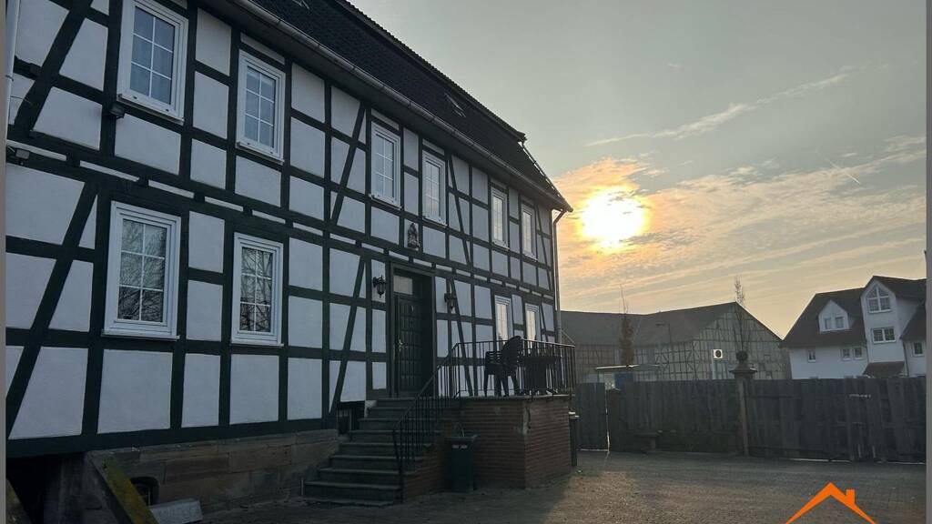 Einfamilienhaus zum Kauf provisionsfrei 235.000 € 7 Zimmer 244 m² 1.522 m² Grundstück Zennern Wabern 34590