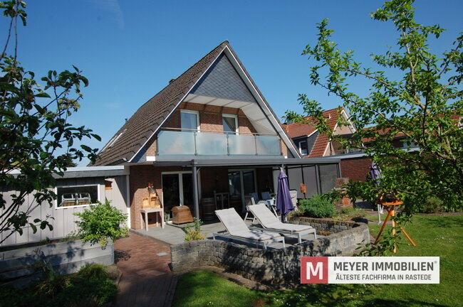 Mehrfamilienhaus zum Kauf 599.000 € 8 Zimmer 198,4 m²<br/>Wohnfläche 854 m²<br/>Grundstück Wiefelstede Wiefelstede 26215