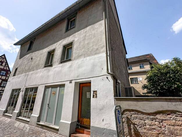 Mehrfamilienhaus zum Kauf als Kapitalanlage geeignet 450.000 € 7 Zimmer 198 m² 211,1 m² Grundstück Forchheim Forchheim 91301