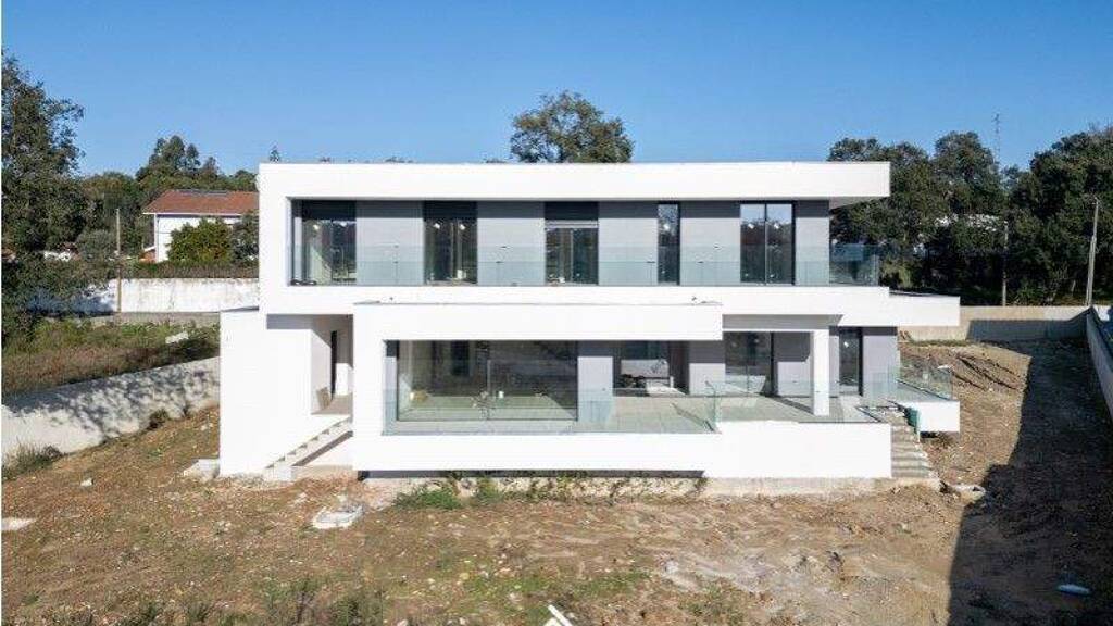 Einfamilienhaus zum Kauf - Erstbezug 1.100.000 € 290,5 m² Pedroso e Seixezelo