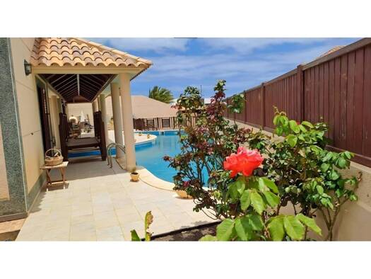 Chalet zum Kauf 749.000 € 4 Zimmer 314 m² 575 m² Grundstück Puerto del Rosario 35600
