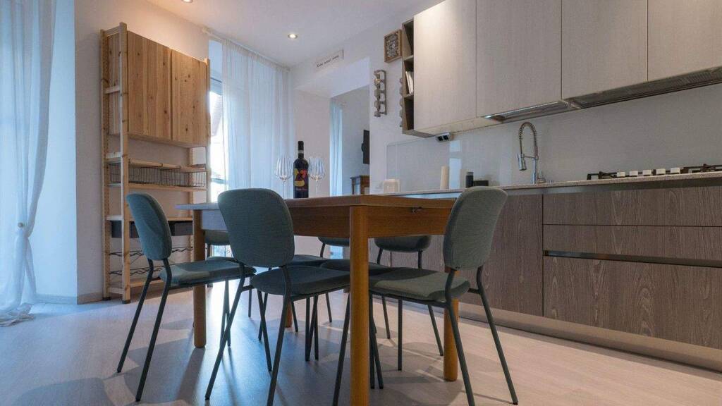 Wohnung zum Kauf 210.000 € 3 Zimmer 85 m² 3 Geschosse frei ab sofort Corso Mameli Verbania 28921