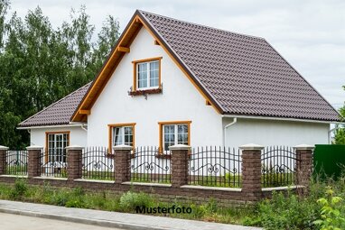 Mehrfamilienhaus zum Kauf Zwangsversteigerung 72.500 € 7 Zimmer 142 m² 270 m² Grundstück Theißen Zeitz 06711
