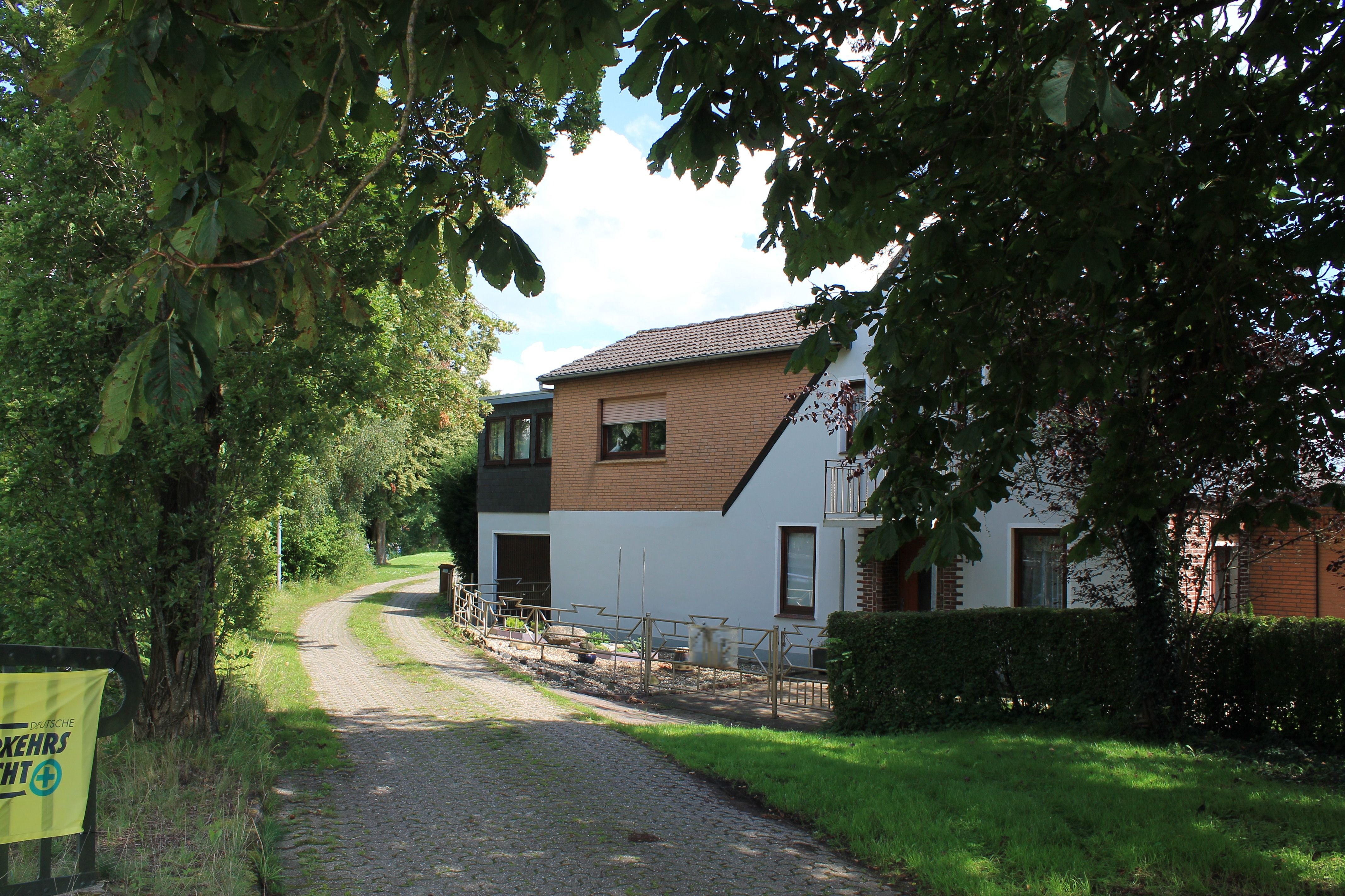 Einfamilienhaus zum Kauf provisionsfrei 239.000 € 7 Zimmer 180 m²<br/>Wohnfläche 2.033 m²<br/>Grundstück Am Weserdeich Kirchhammelwarden Brake 26919