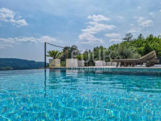 Haus zum Kauf 1.850.000 € 6 Zimmer 386 m² Buzet Buzet