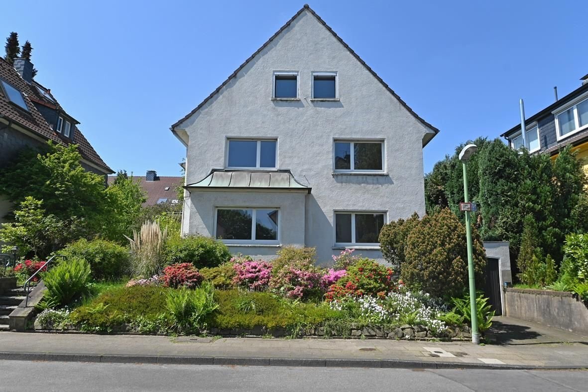 Einfamilienhaus zum Kauf 879.000 € 8 Zimmer 264 m²<br/>Wohnfläche 531 m²<br/>Grundstück Bergerhausen Essen 45136