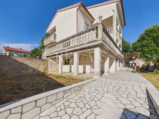 Haus zum Kauf 488.000 € 8 Zimmer 330 m² Novi Vinodolski Novi Vinodolski