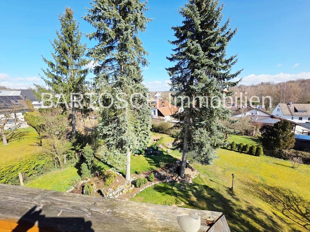 Immobilie in Thurnau - Eigennutzung ?  Vermietung ?  . . .  oder beides verbinden ? Inmitten von Thurnau mit großem Grundstück - Bild 1