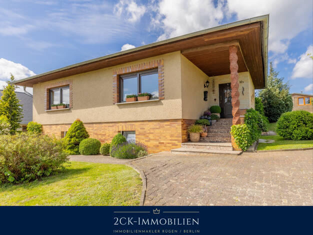 Einfamilienhaus zum Kauf 349.000 € 7 Zimmer 120 m² 1.300 m² Grundstück Dorfstr. 10A Lancken-Granitz Lancken-Granitz 18586