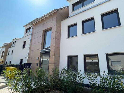 Wohnung zur Miete 1.130 € 2 Zimmer 70,1 m² 2. Geschoss frei ab 01.05.2026 Danziger Straße 10 Stadeln Fürth 90765