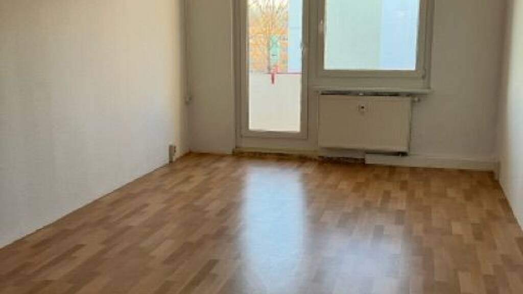 Wohnung zur Miete 490 € 4 Zimmer 89 m² 3. Geschoss frei ab 01.05.2026 Franz-Stephan-Straße 29 Lusan Gera 07549