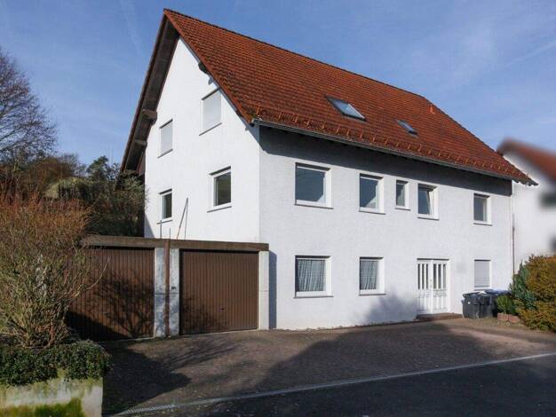 Mehrfamilienhaus zum Kauf 420.000 € 235 m² 697 m² Grundstück Bad Hersfeld 36251