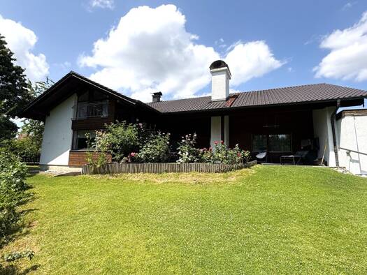 Einfamilienhaus zum Kauf 1.190.000 € 9 Zimmer 220 m² 1.147 m² Grundstück frei ab sofort Pfraundorf Raubling 83064