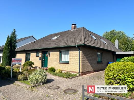 Haus zum Kauf 398.000 € 8 Zimmer 213 m² 693 m² Grundstück Wahnbek Rastede 26180