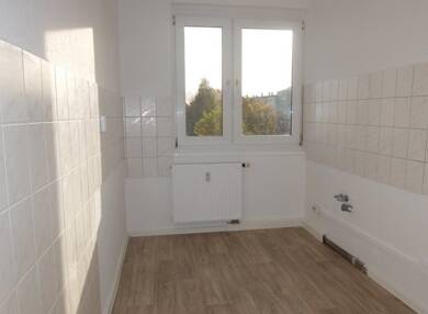 Wohnung zur Miete 350 € 3 Zimmer 58,3 m² 4. Geschoss Unnaer Straße 3 Döbeln Döbeln 04720
